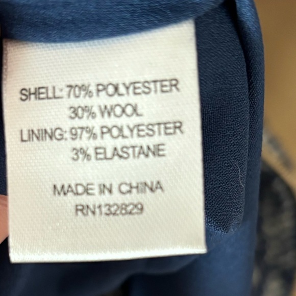 Tularosa Women’s Shiloh Coat. Navy/white size Medium. - Picture 8 of 10